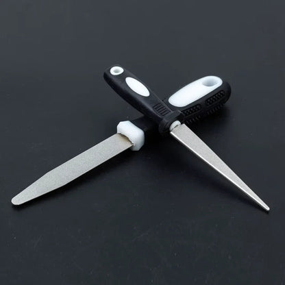 Set de deux aciers à aiguiser inox tige effilée manche ergonomique noir blanc